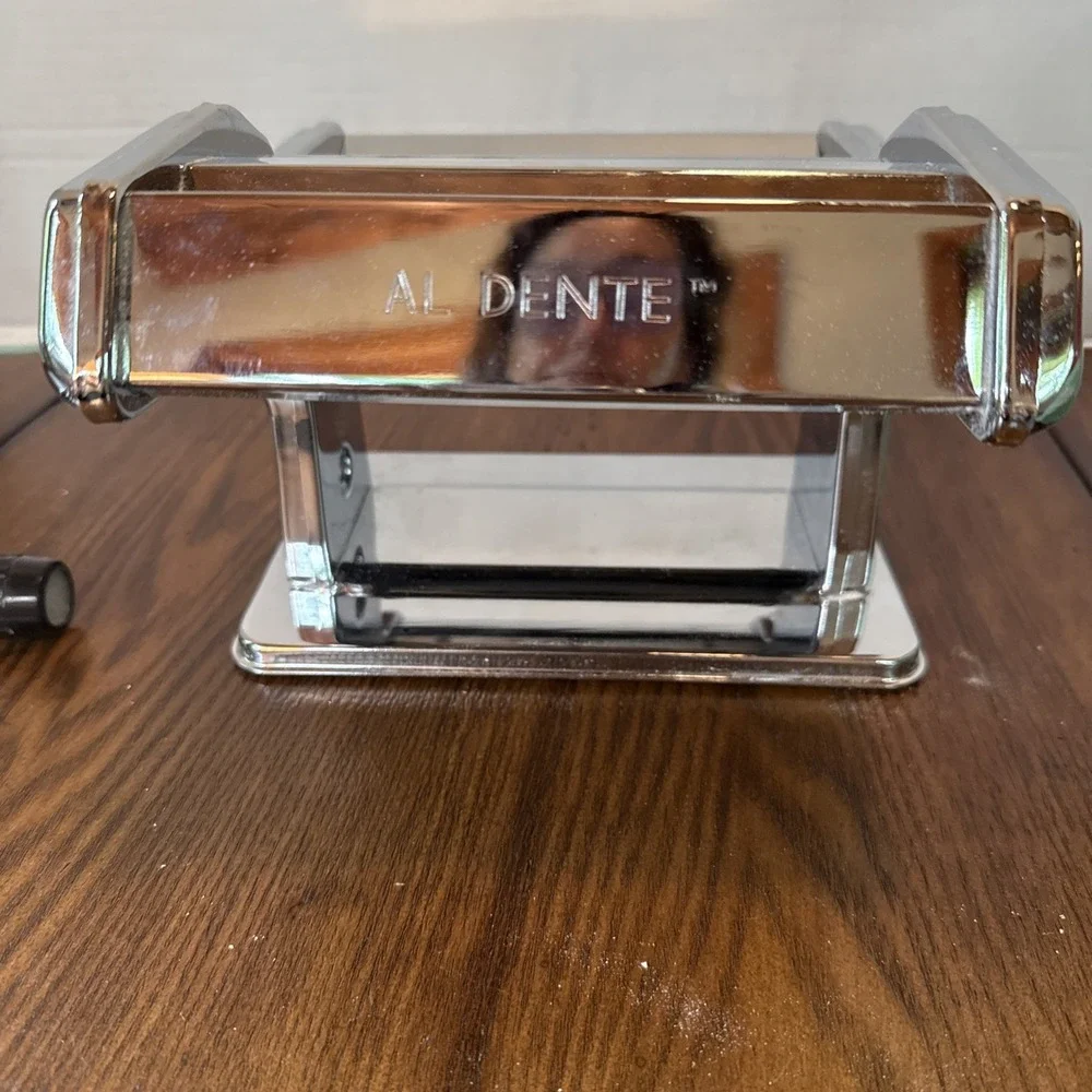 Villaware Al Dente Italian Manual Pasta Machine No. 177, 7 Thickness Settings